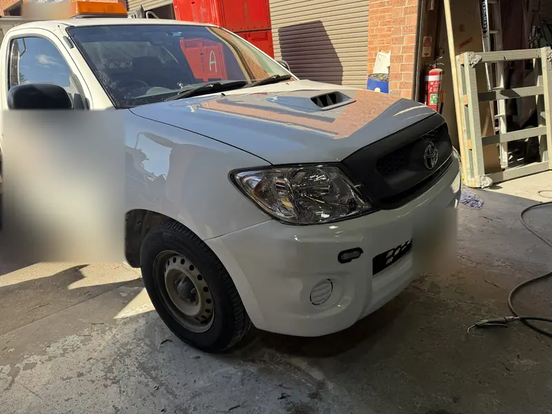 Toyota Hilux front right side after panel and paint repair